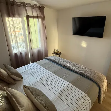 Petar - Parking And Seaview Daire Trogir