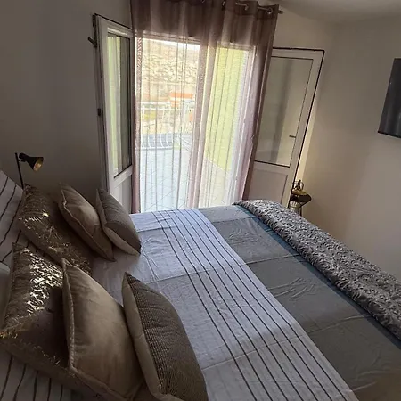 Apartments Petar - Parking And Seaview Apartment *