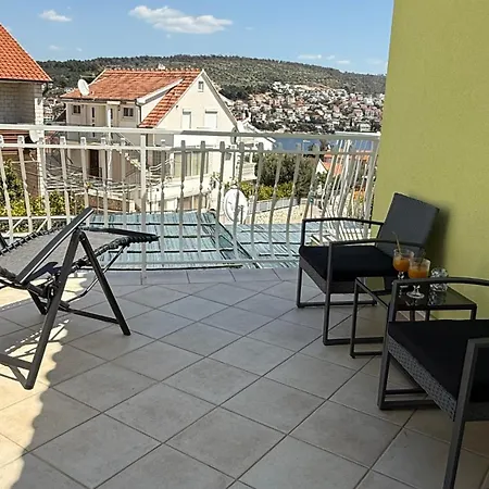 Apartments Petar - Parking And Seaview Apartment *