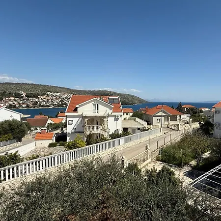Apartment Apartments Petar - Parking And Seaview