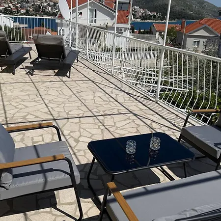 Apartments Petar - Parking And Seaview Apartment *