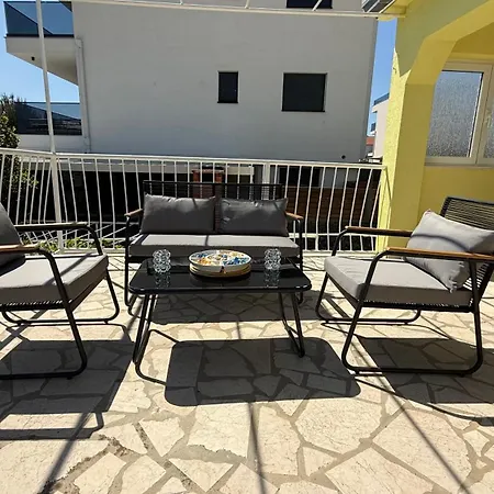 Apartments Petar - Parking And Seaview Apartment *