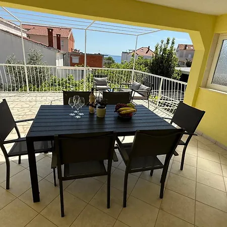 Apartments Petar - Parking And Seaview Apartment *