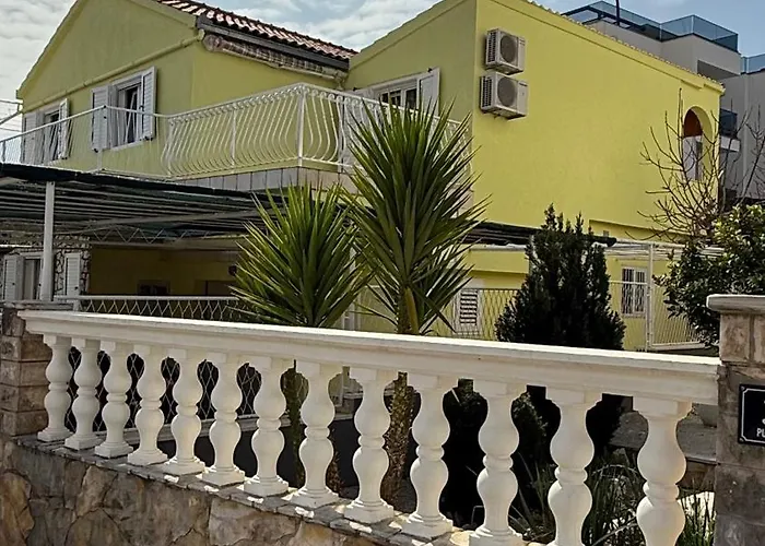 Petar - Parking And Seaview Apartment *