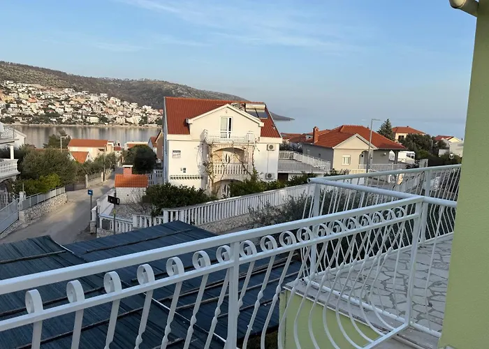 Apartman Petar - Parking And Seaview Trogir