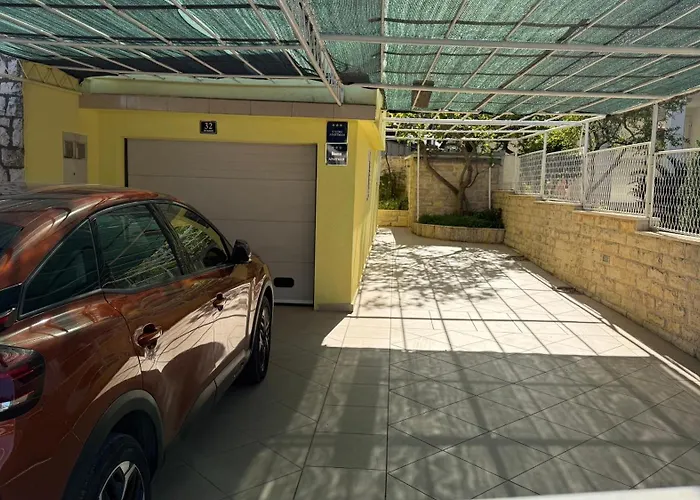 Petar - Parking And Seaview Apartment *