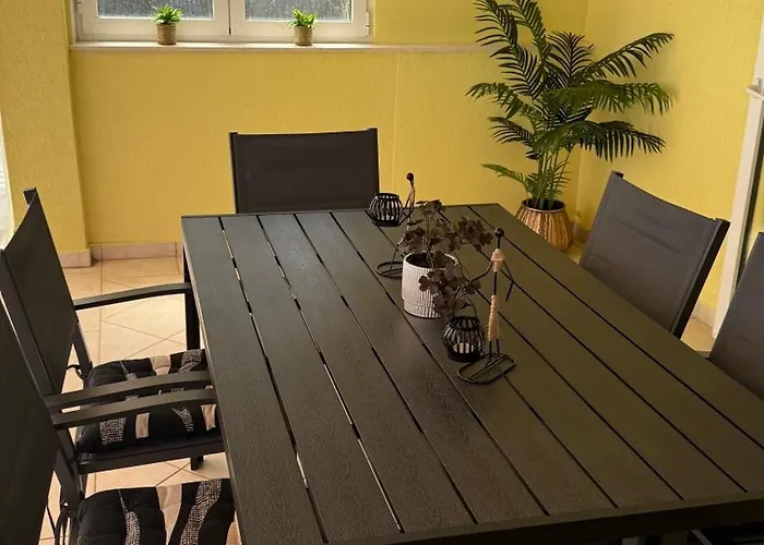 Apartment Petar - Parking And Seaview