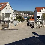 Petar - Parking And Seaview * Traù
