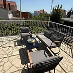 Apartment Petar - Parking And Seaview Trogir