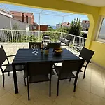 Petar - Parking And Seaview Apartment *