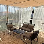 Petar - Parking And Seaview