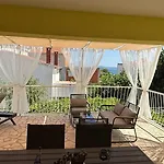 Petar - Parking And Seaview