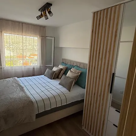 Petar - Parking And Seaview Apartment
