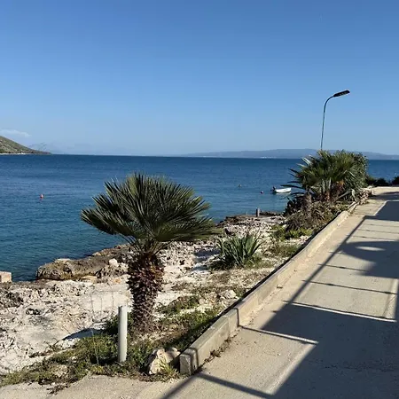 Petar - Parking And Seaview