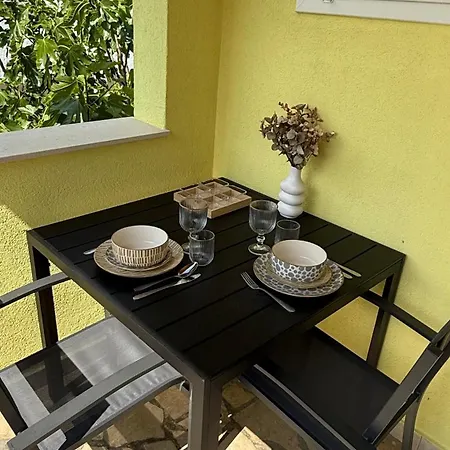 Apartment Petar - Parking And Seaview