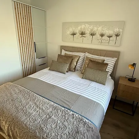 Petar - Parking And Seaview * טרוגיר