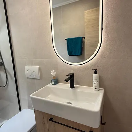 Petar - Parking And Seaview טרוגיר