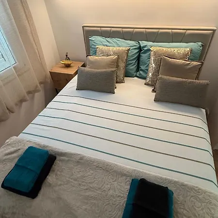 Petar - Parking And Seaview *